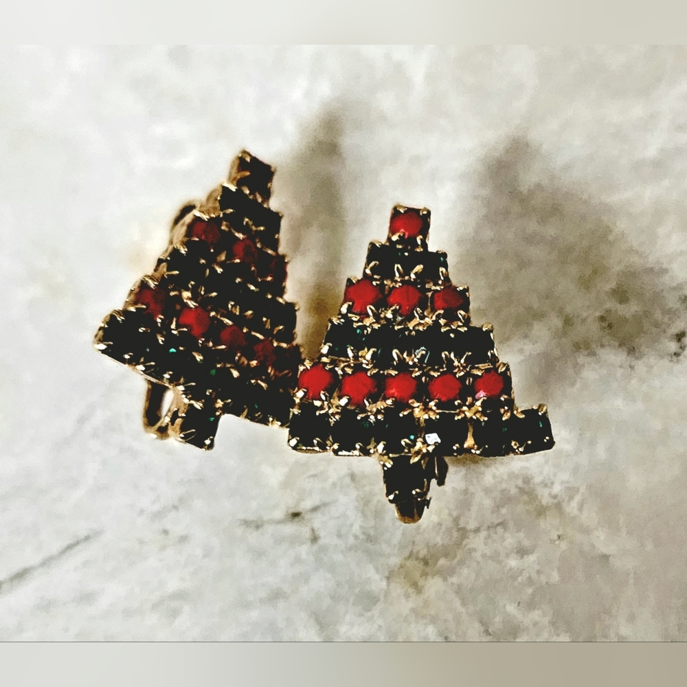 Vintage Christmas tree red and green beaded clip on earrings #winter #festive